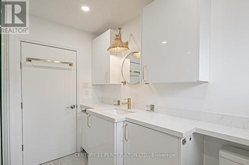 168 Ruggles Avenue, Richmond Hill, ON - Indoor Photo Showing Other Room