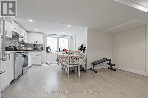 168 Ruggles Avenue, Richmond Hill, ON - Indoor Photo Showing Kitchen