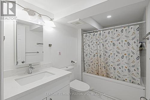 168 Ruggles Avenue, Richmond Hill, ON - Indoor Photo Showing Bathroom