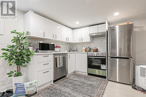 168 Ruggles Avenue, Richmond Hill, ON - Indoor Photo Showing Kitchen With Stainless Steel Kitchen