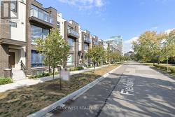 31 - 26 FIELDWAY ROAD  Toronto, ON M8Z 0E3