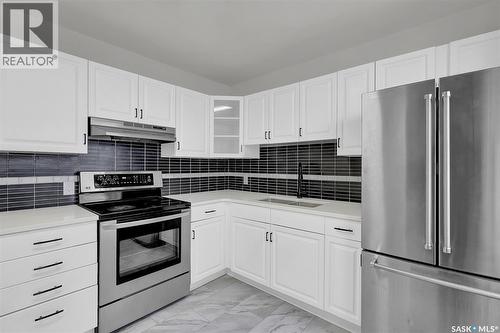 2070 Princess Street, Regina, SK - Indoor Photo Showing Kitchen With Stainless Steel Kitchen With Upgraded Kitchen