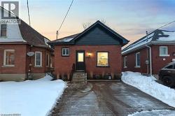 12 CARLYLE Street  Brantford, ON N3T 2C1