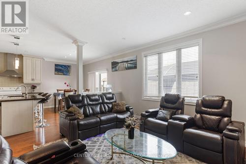 6621 Navin Crescent, London South (South V), ON - Indoor Photo Showing Living Room