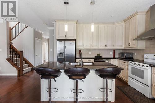 6621 Navin Crescent, London South (South V), ON - Indoor Photo Showing Kitchen With Double Sink