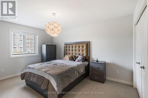 6621 Navin Crescent, London South (South V), ON - Indoor Photo Showing Bedroom