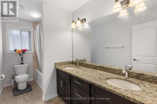 6621 Navin Crescent, London South (South V), ON - Indoor Photo Showing Bathroom