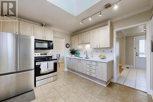 16 Frith Road, Toronto, ON - Indoor Photo Showing Kitchen With Stainless Steel Kitchen