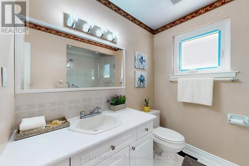 16 Frith Road, Toronto, ON - Indoor Photo Showing Bathroom