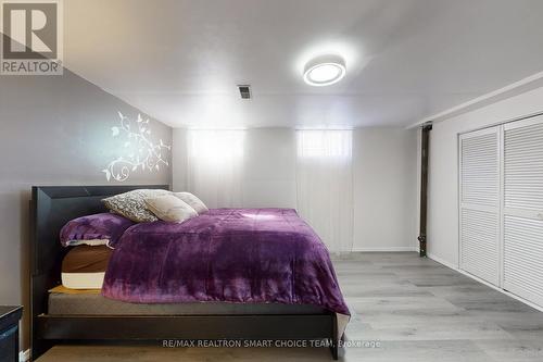 16 Frith Road, Toronto, ON - Indoor Photo Showing Bedroom