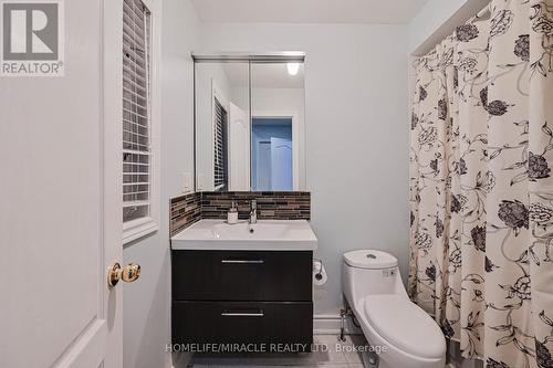3420 Fountain Park Avenue, Mississauga, ON - Indoor Photo Showing Bathroom