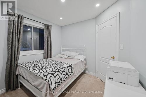 3420 Fountain Park Avenue, Mississauga, ON - Indoor Photo Showing Bedroom