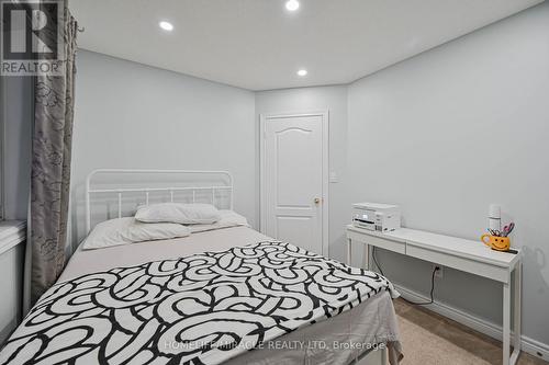3420 Fountain Park Avenue, Mississauga, ON - Indoor Photo Showing Bedroom