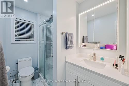 3420 Fountain Park Avenue, Mississauga, ON - Indoor Photo Showing Bathroom