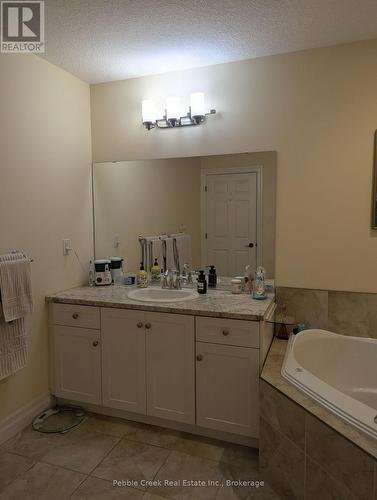 16 - 27 Fairhaven Lane, Goderich (Goderich (Town)), ON - Indoor Photo Showing Bathroom