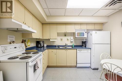 721 Third Line E # #8, Sault Ste. Marie, ON - Indoor Photo Showing Kitchen With Double Sink