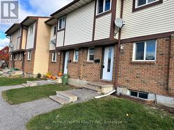 1787 DONDALE ST STREET  Ottawa, ON K1B 5J4