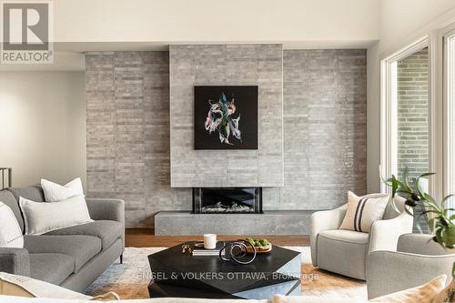 291 Billings Avenue, Ottawa, ON - Indoor Photo Showing Living Room With Fireplace