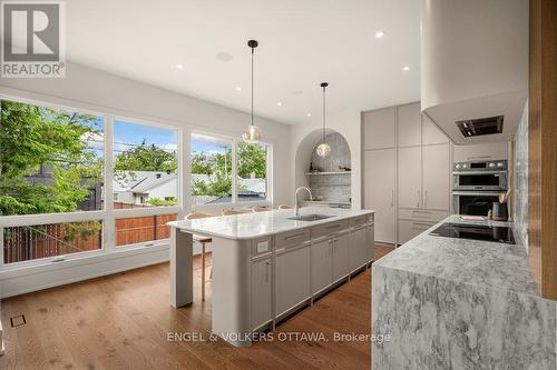 291 Billings Avenue, Ottawa, ON - Indoor Photo Showing Kitchen With Upgraded Kitchen