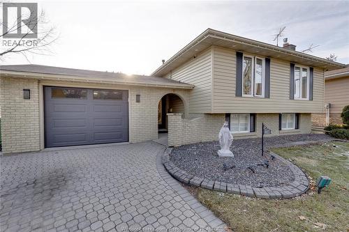 9577 MIDFIELD CRESCENT  Windsor, ON N8R 1W9