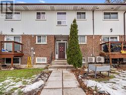29 - 2 WHITE ABBEY PARK  Toronto, ON M1R 5A1