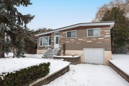 6000 Rue Verlaine  Brossard, QC J4W 1G1