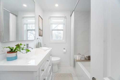 2015 Stanfield Road, Mississauga, ON - Indoor Photo Showing Bathroom
