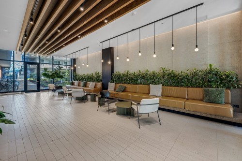 Mud Room - 737-2180 Rue Ste-Catherine E., Montréal (Ville-Marie), QC - Indoor Photo Showing Other Room