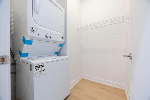 Salle de lavage - 112-7227 Boul. Newman, Montréal (Lasalle), QC - Indoor Photo Showing Laundry Room