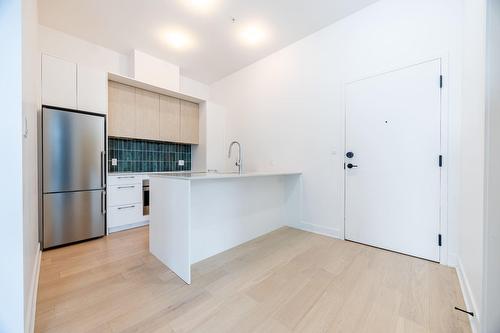 Cuisine - 112-7227 Boul. Newman, Montréal (Lasalle), QC - Indoor Photo Showing Kitchen