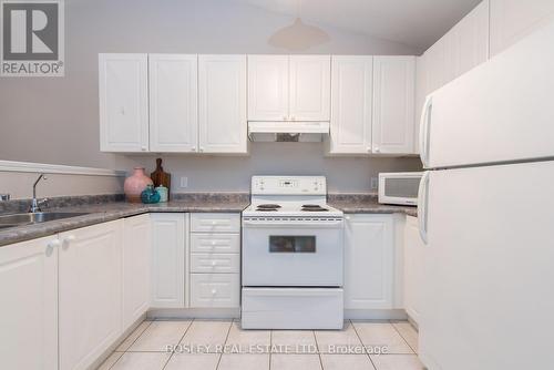 41 Atwood Avenue, Halton Hills, ON - Indoor Photo Showing Kitchen