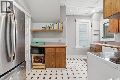 613 Dufferin Avenue, Saskatoon, SK - Indoor