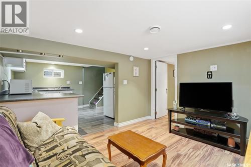 613 Dufferin Avenue, Saskatoon, SK - Indoor Photo Showing Living Room