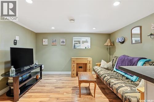 613 Dufferin Avenue, Saskatoon, SK - Indoor