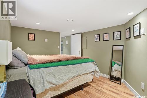 613 Dufferin Avenue, Saskatoon, SK - Indoor Photo Showing Bedroom