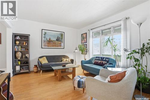 613 Dufferin Avenue, Saskatoon, SK - Indoor Photo Showing Living Room