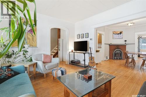 613 Dufferin Avenue, Saskatoon, SK - Indoor Photo Showing Living Room