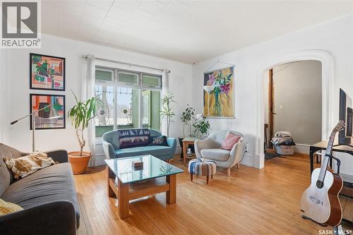 613 Dufferin Avenue, Saskatoon, SK - Indoor Photo Showing Living Room