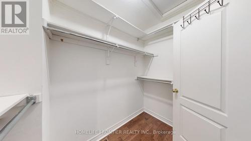 54 - 190 Harding Boulevard W, Richmond Hill, ON - Indoor With Storage