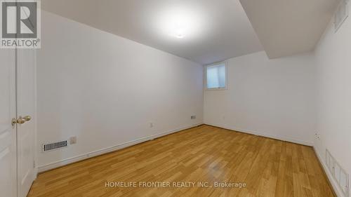 Main Floor Bedroom - 54 - 190 Harding Boulevard W, Richmond Hill, ON - Indoor Photo Showing Other Room