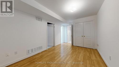Main Floor Bedroom - 54 - 190 Harding Boulevard W, Richmond Hill, ON - Indoor Photo Showing Other Room
