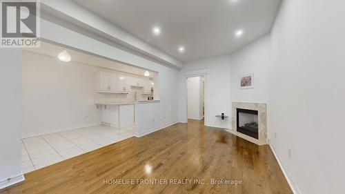 54 - 190 Harding Boulevard W, Richmond Hill, ON - Indoor Photo Showing Other Room With Fireplace