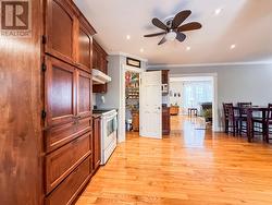 Kitchen with walk-in pantry - 