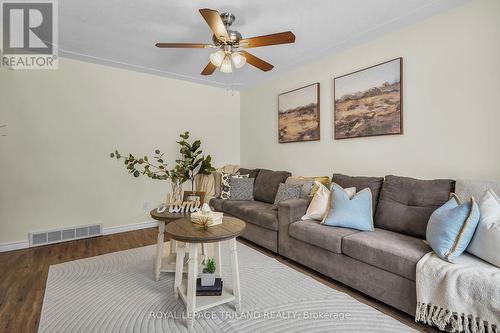 25 Hawkesbury Avenue, London East (East D), ON - Indoor Photo Showing Living Room