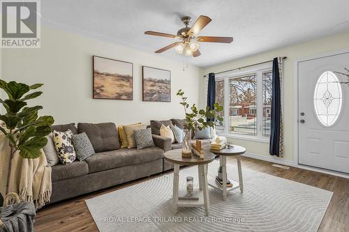 25 Hawkesbury Avenue, London East (East D), ON - Indoor Photo Showing Living Room