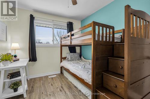 25 Hawkesbury Avenue, London East (East D), ON - Indoor Photo Showing Bedroom