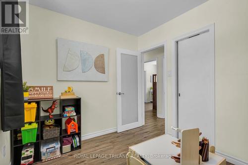 25 Hawkesbury Avenue, London East (East D), ON - Indoor