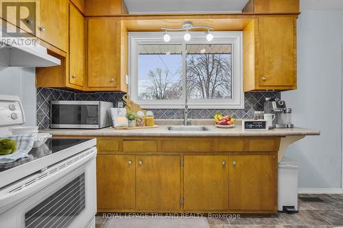 25 Hawkesbury Avenue, London East (East D), ON - Indoor Photo Showing Kitchen