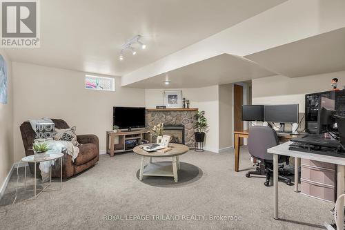 25 Hawkesbury Avenue, London East (East D), ON - Indoor Photo Showing Office