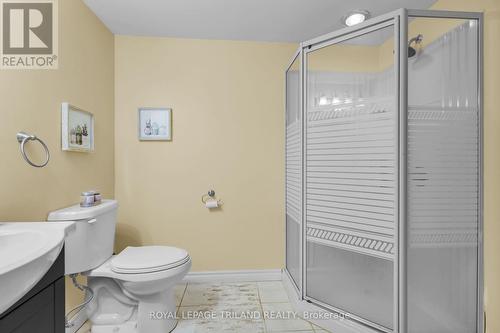 25 Hawkesbury Avenue, London East (East D), ON - Indoor Photo Showing Bathroom